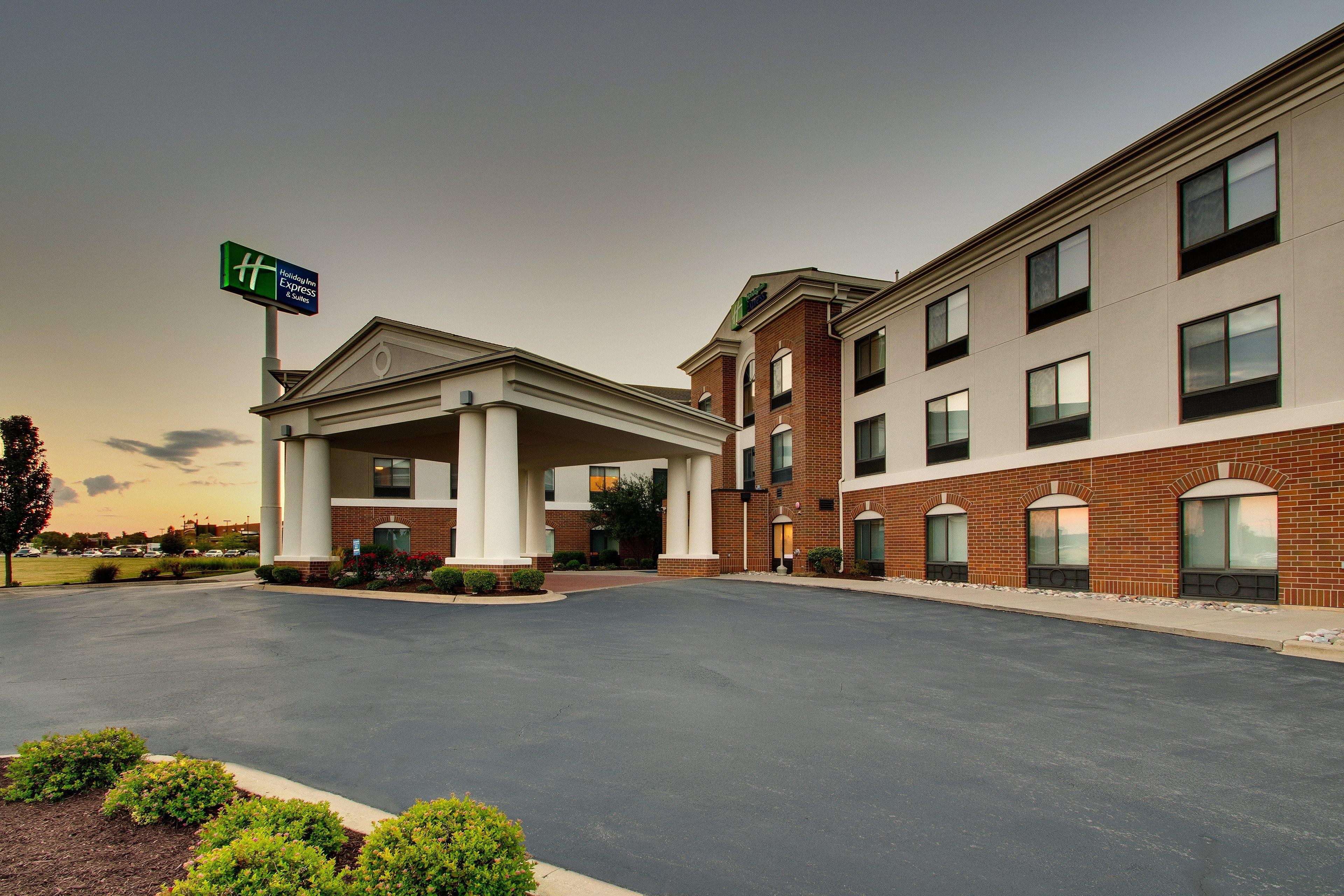 Holiday Inn Express Hotel & Suites Morris, An Ihg Hotel Exterior foto