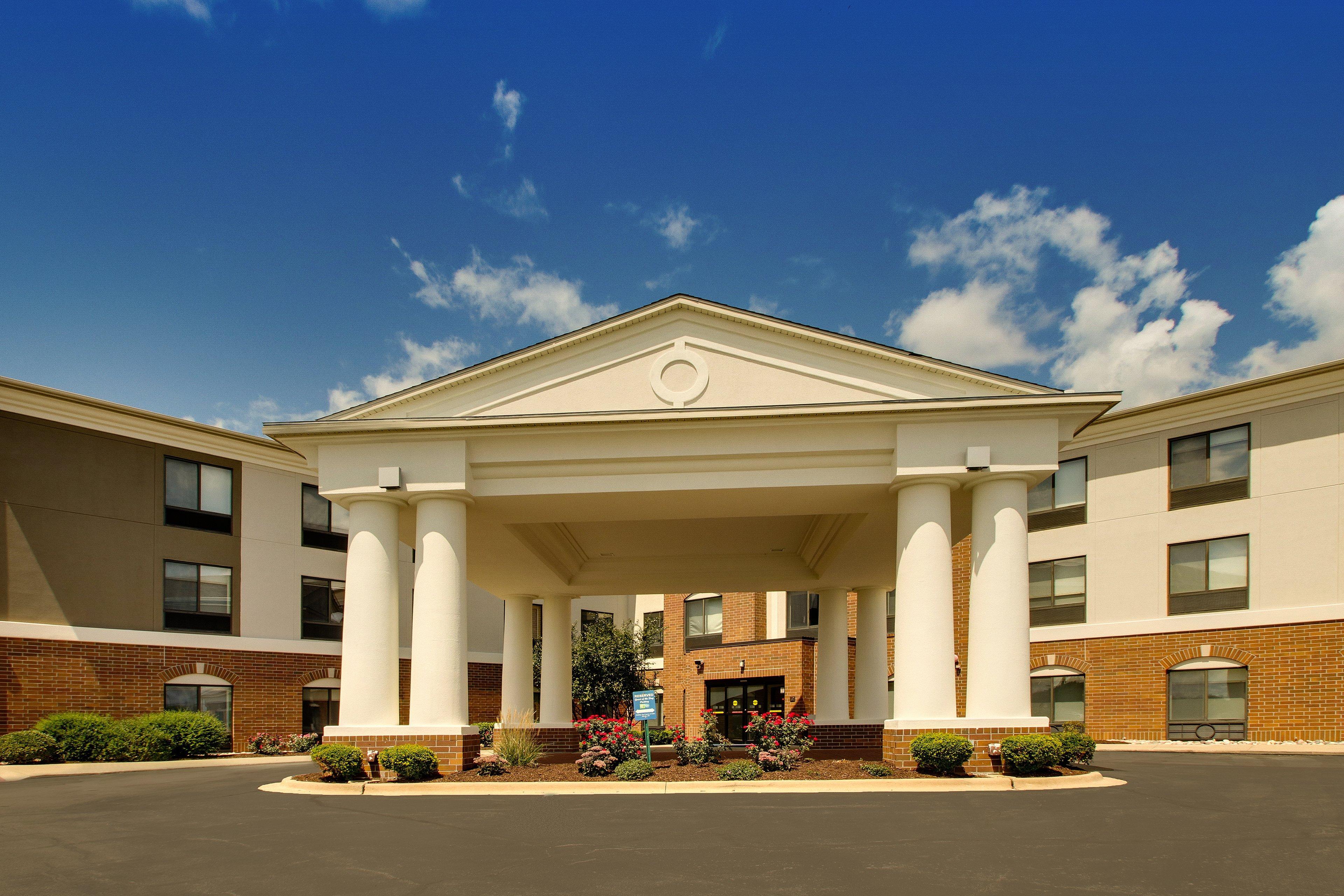 Holiday Inn Express Hotel & Suites Morris By Ihg Exterior foto