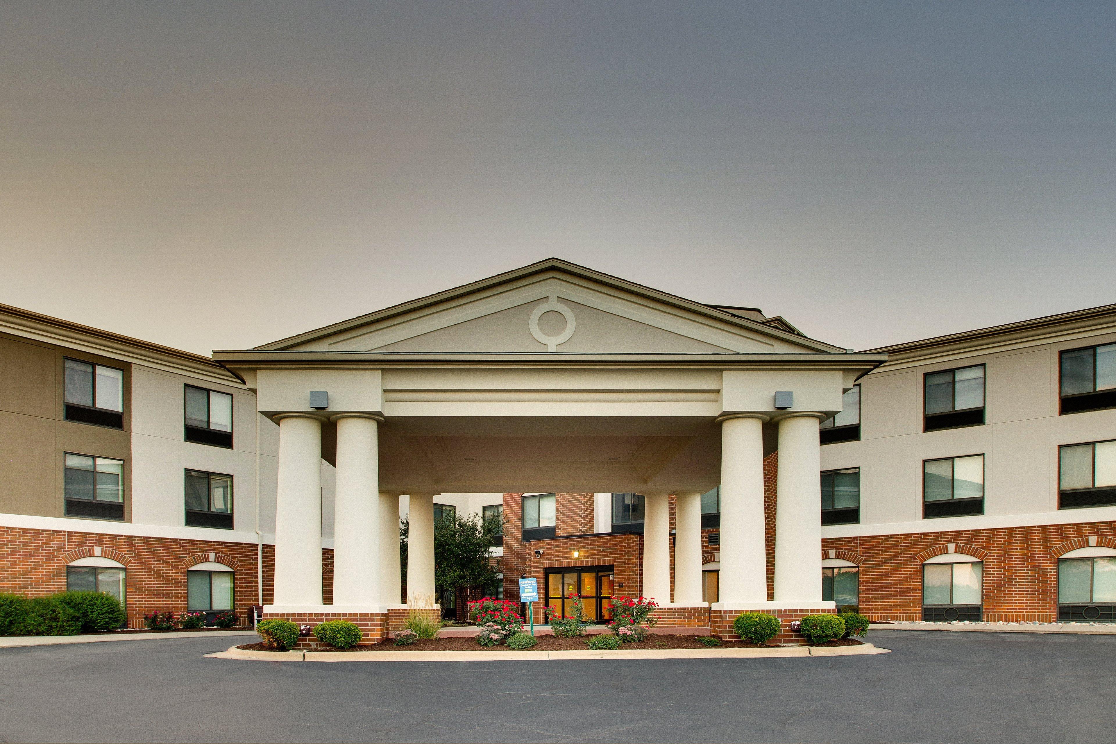 Holiday Inn Express Hotel & Suites Morris, An Ihg Hotel Exterior foto